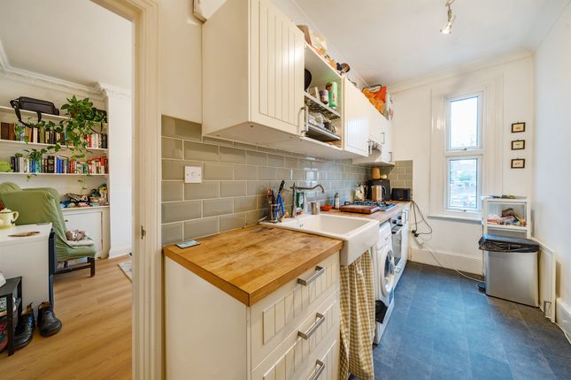 Flat for sale in Muswell Hill, London