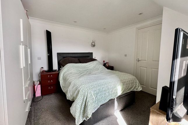 Flat to rent in Marten Road, Folkestone