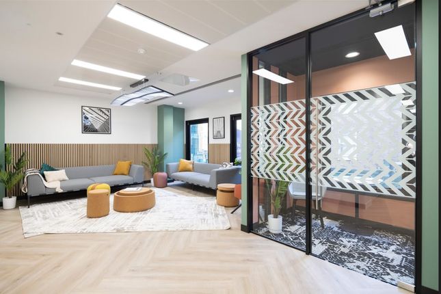 Office to let in Chiswell Street, London
