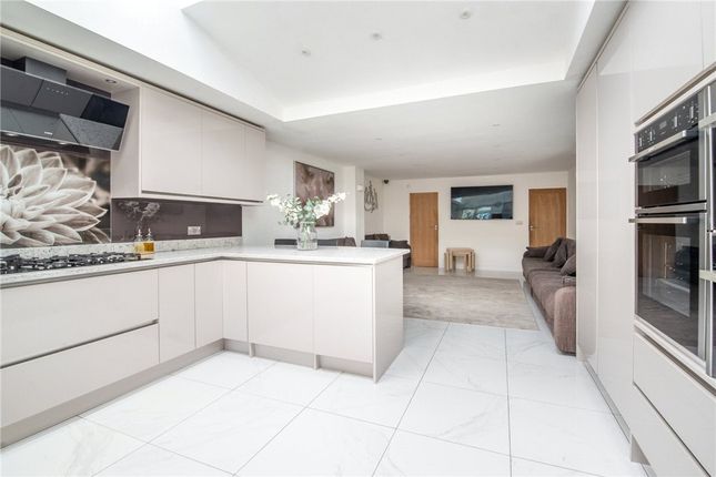126, Upper Woodlands Road, West Yorkshire photo 2