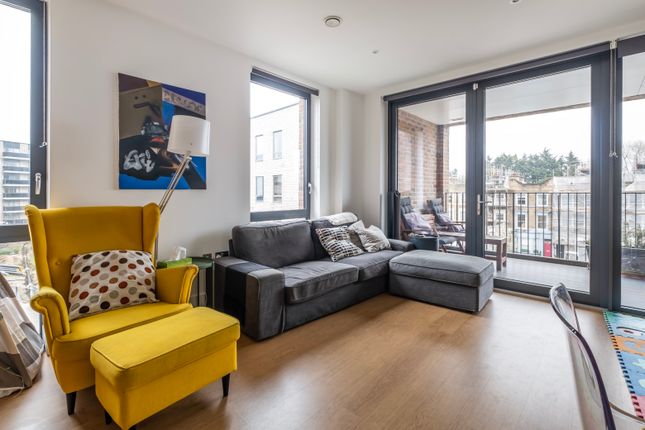 Flat for sale in Hansel Road, London