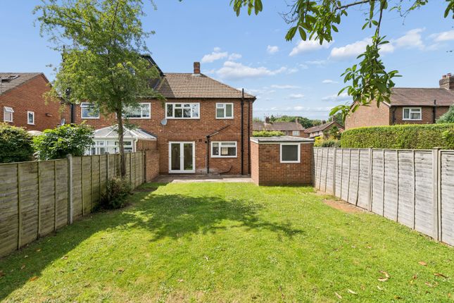 39 The Meadows, Amersham photo 2