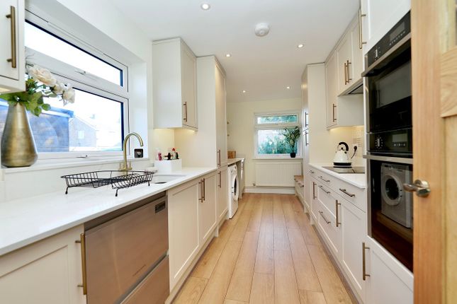 10, Evans Close, Huntingdon photo 4