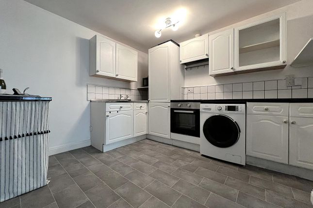 Flat 4, Costura Lodge, 4 Victoria Street, Ventnor photo 4