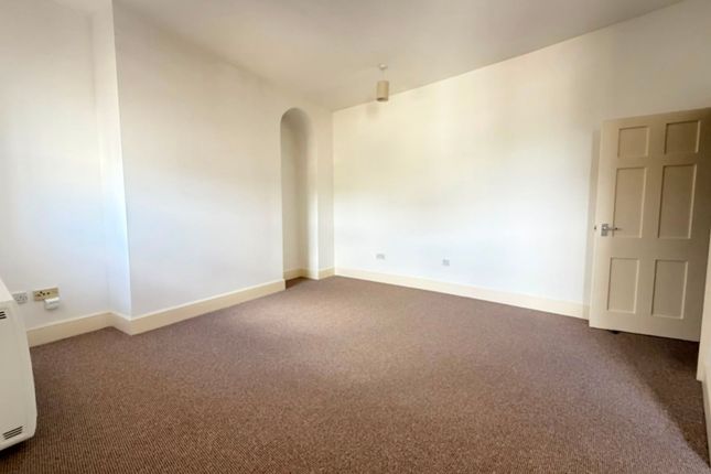 44 The Crescent, Gloucester photo 3