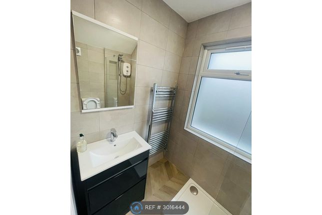 A Kingsway, KirkbyInAshfield, Nottingham photo 4