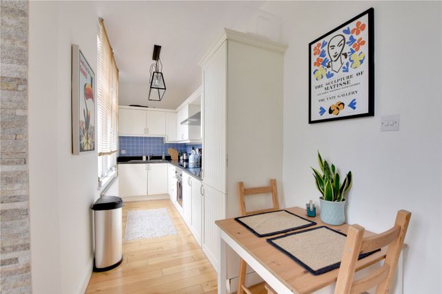 Flat for sale in Hervey Road, Blackheath, London