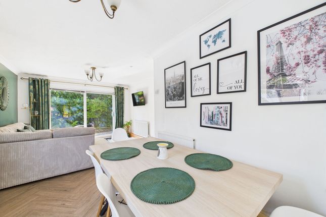 5 Wheatsheaf Drive, Swansea photo 4