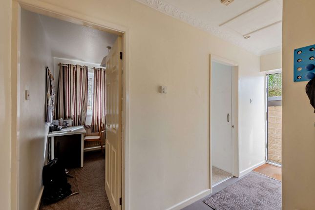 10, Park Drive Road, Keighley photo 2