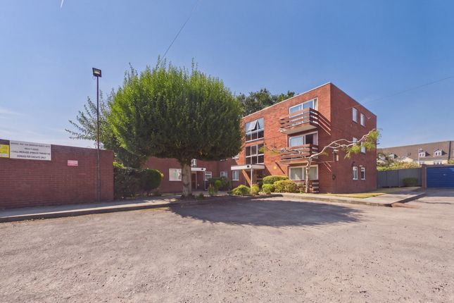 1-bed flat on Bromford Walk, Birmingham, £70,000
