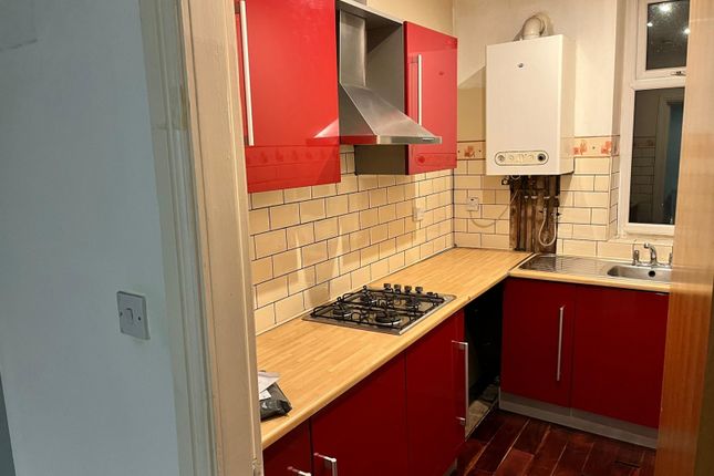 Thumbnail Flat to rent in Manchester Road, Bradford