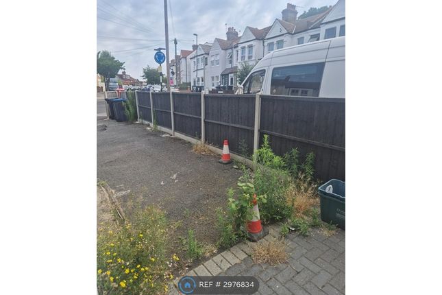 A Woodville Road, Thornton Heath photo 5