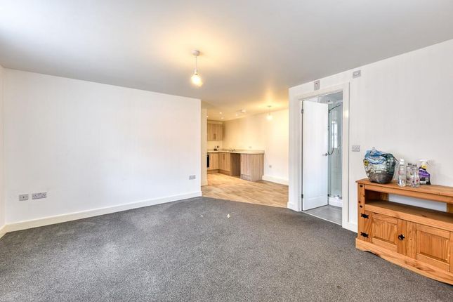 215, Standhill Road, Nottingham photo 5