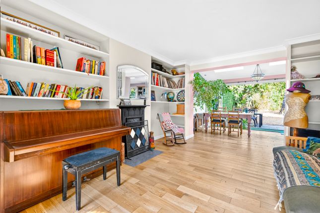 10, Ash Grove, London photo 4