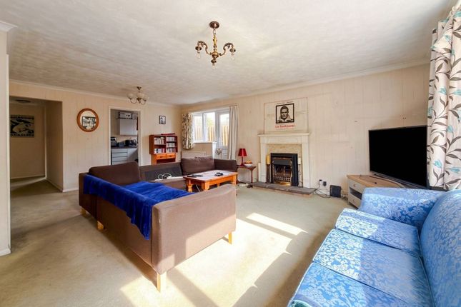 3-bed detached on Tumps Cottage Spooners Lane, Ipswich, £335,000