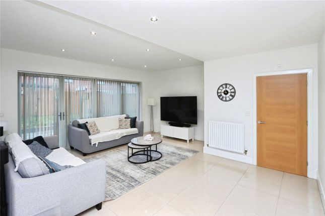 17, Jacob Way, Rotherham photo 3