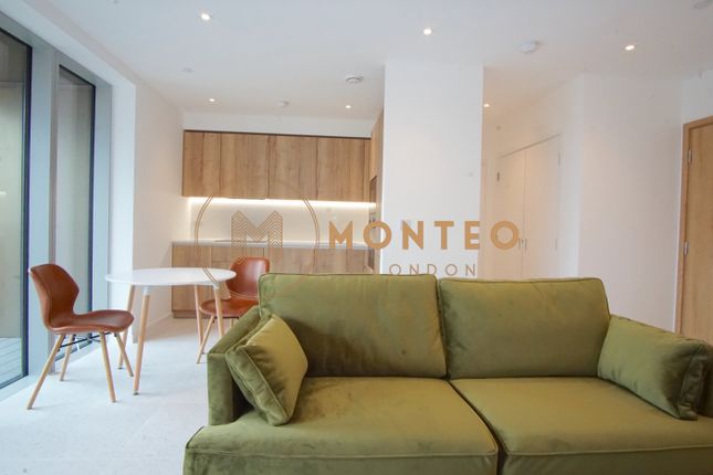 Jaquard Point, 5 Tapestry Way, London photo 2