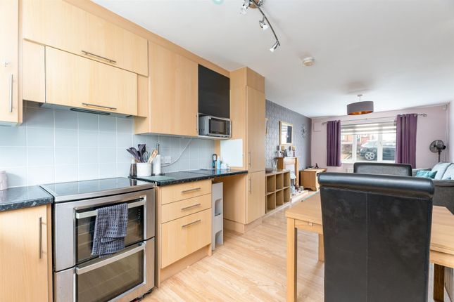 4 Norwood Court, Norwood Avenue, Burley In Wharfedale photo 3