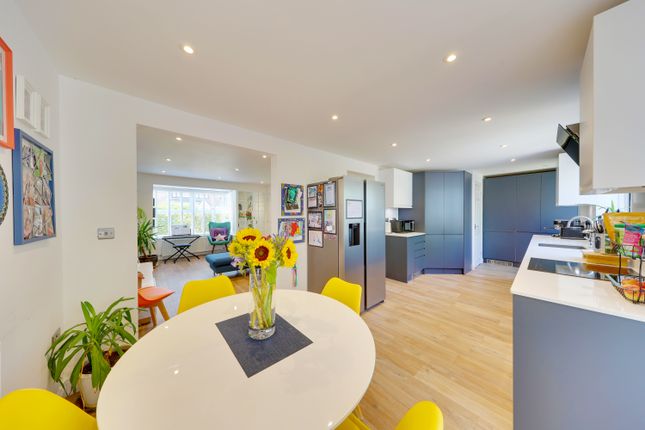 7, Holywell Close, Orpington photo 4