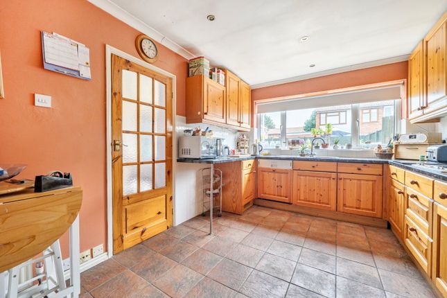 72, Cherry Avenue, Berkshire photo 2