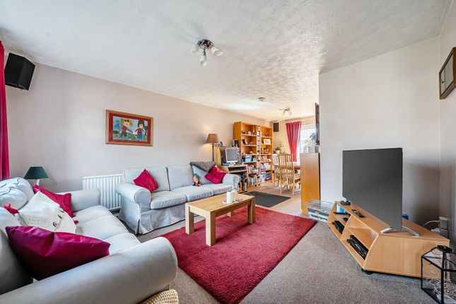 51, Plantation Crescent, Tewkesbury photo 3