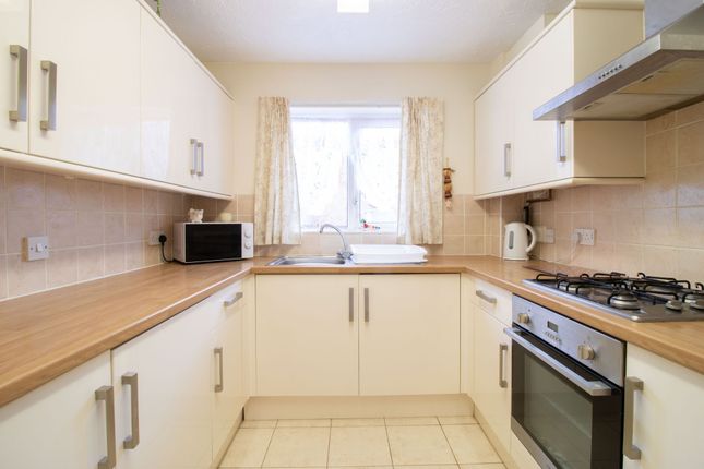 3 Maple Gardens, Newport photo 3