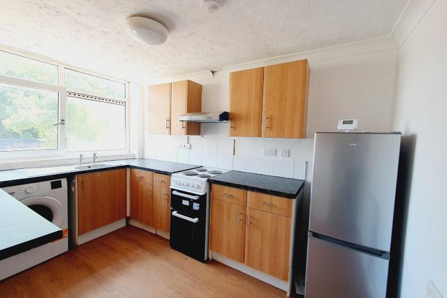 Flat 10, Reigate House,, Clarendon Street, Hampshire photo 2