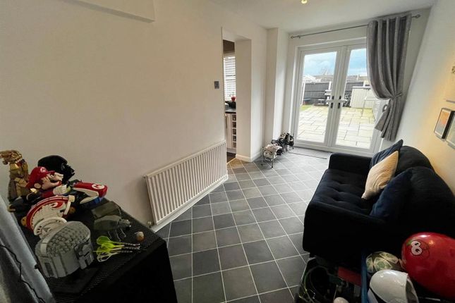 72, Tennyson Avenue, Dukinfield photo 4