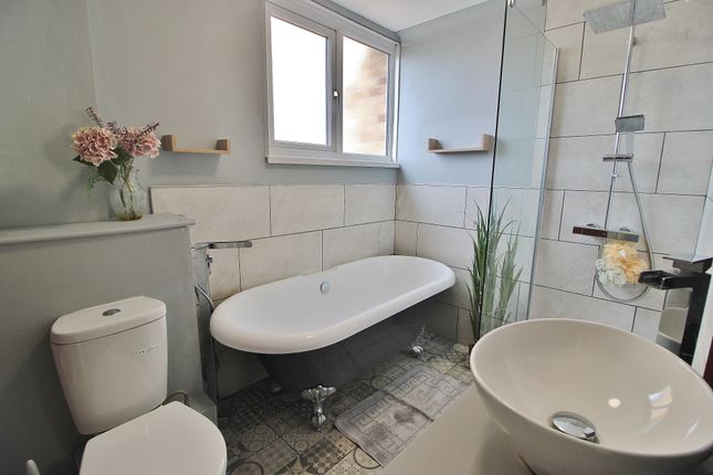 27, Hemsley Walk, Waterlooville photo 2