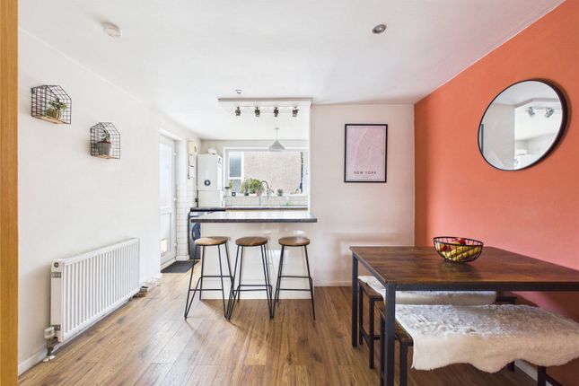 25, Cotswold View, Bristol photo 5