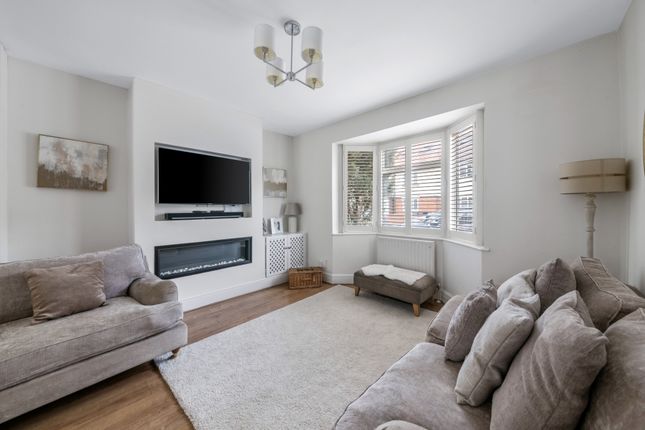 End terrace house for sale in Montague Road, Hanwell