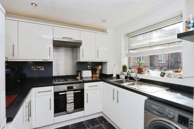 54, Middle Ox Gardens, South Yorkshire photo 2