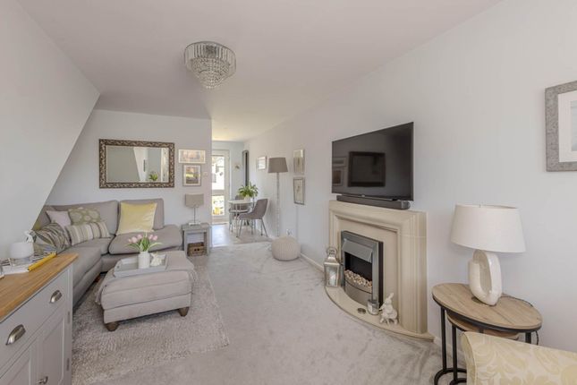 4 Daltry Way, Crewe photo 2
