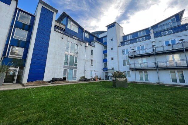 Thumbnail Flat to rent in The Plaza, Swindon