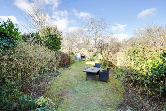 42, Harrogate Road, Reading photo 3