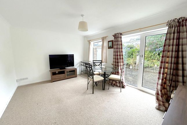 68, Manor Way, Helston photo 2
