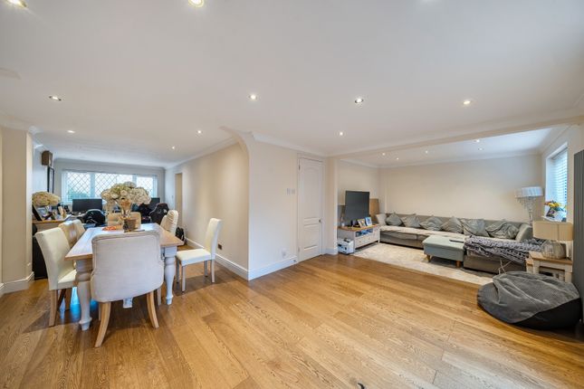 53, Thellusson Way, Hertfordshire photo 2