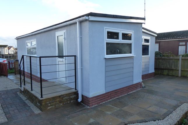 Mobile/park home for sale in Loddon Court Farm Park, Beech Hill Road, Spencers Wood, Reading