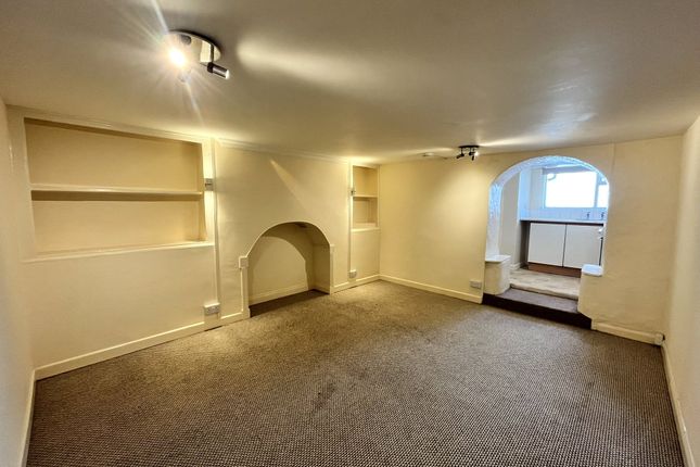 Flat 2, 7, Newport Terrace, Devon photo 4