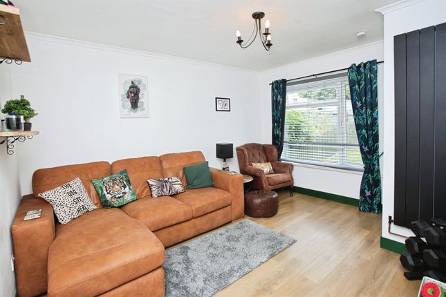 69, Heol Seward, PONTYPRIDD photo 2