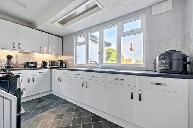 41 Clayton Road, Chichester photo 3