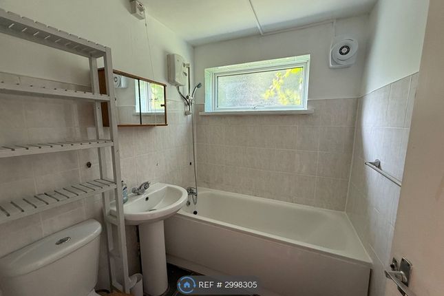 Trotwood, Chigwell photo 4