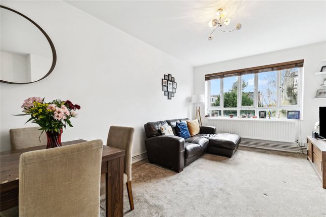 Flat for sale in Barmouth Court, London