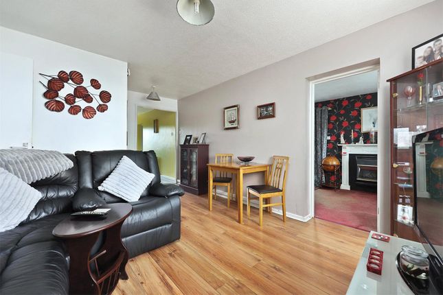 11, Adams Crescent, Cornwall photo 3