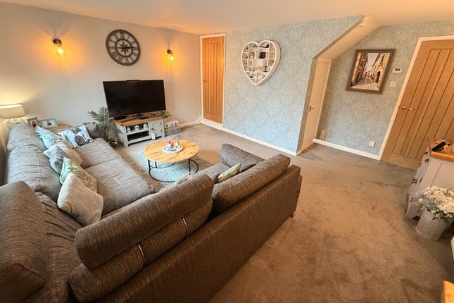 43, High Edge Drive, Heage photo 3