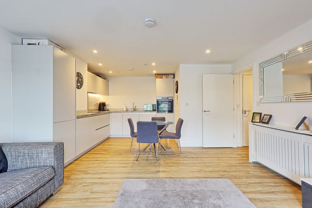 Flat 5, Station Place 114-118, Kings Road, Brentwood photo 2