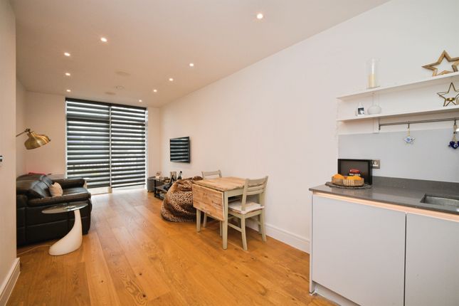 Flat 10, Mercury House, Broadwater Road, Welwyn Garden City photo 4