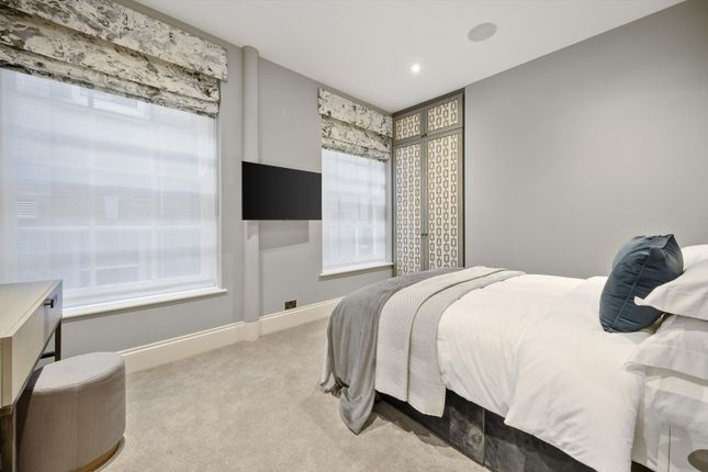 Flat to rent in Gatti House, Strand, London