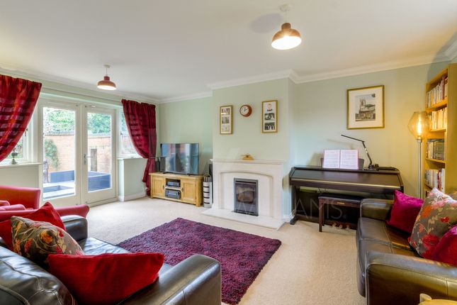9, Oak Way, Hackleton, Northampton photo 4