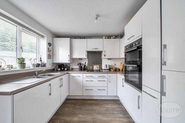 14, Lowsley Farm Drive, Liphook photo 4